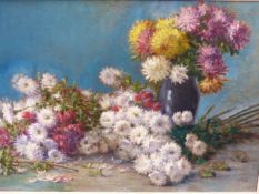 19th/20th.C. CONTINENTAL SCHOOL. A FLORAL STILL LIFE, OIL ON CANVAS. 74 x 117cms.