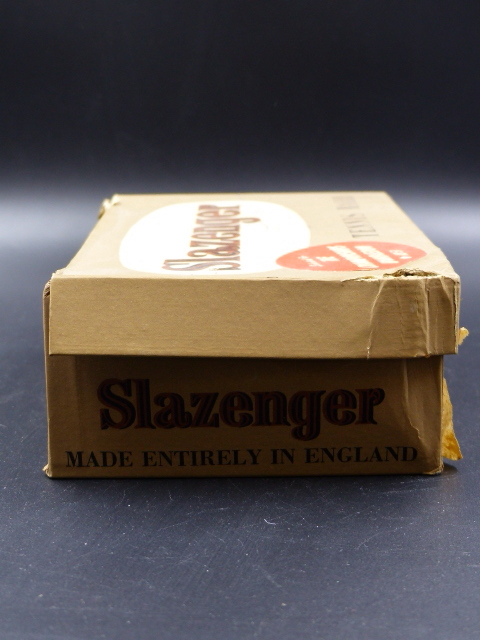 A FULL BOX OF 1950'S SLAZENGER TENNIS BALLS, THE LID OF THE BOX BEARING AN INDISTINCT SIGNATURE. - Image 8 of 10