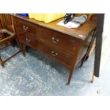 A MAHOGANY CHEST OF DRAWERS.