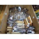 A QTY OF CUTLERY.