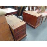 A VICTORIAN MAHOGANY TWIN PEDESTAL WRITING DESK.