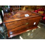 AN EARLY 19TH.C.ROSEWOOD TWO COMPARTMENT SARCOPHAGUS TEA CADDY WITH LATER GLASS MIXING BOWL.