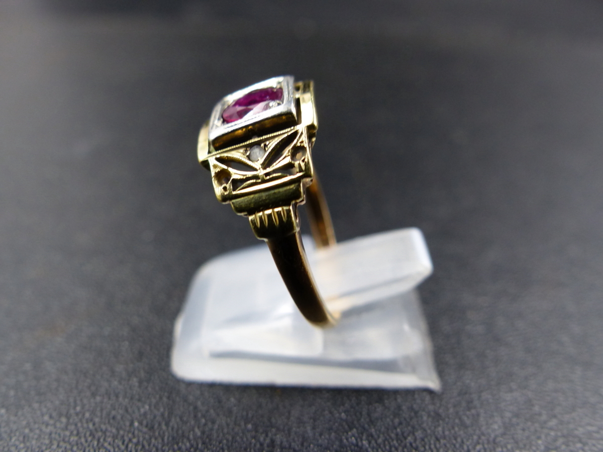 AN ART DECO YELLOW METAL RUBY RING. WEIGHT 3GRMS TOGETHER WITH A WHITE METAL MARCASITE PAVE SET - Image 7 of 9