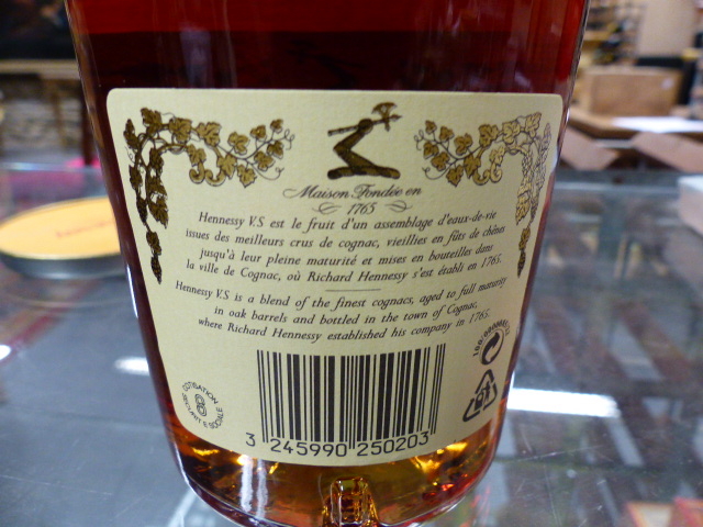 COGNAC. A BOTTLE OF HENESSY V S COGNAC, 70CL. - Image 4 of 4