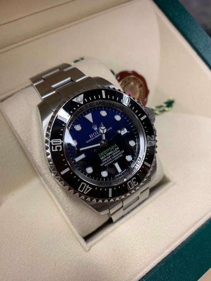 A GENTS ROLEX DEEPSEA, COMPLETE WITH ORIGINAL BOX AND PAPERS.