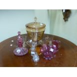 A SMALL COLLECTION OF DECORATIVE GLASSWARE TO INCLUDE A RUBY TO CLEAR CUT DRESSER BOTTLE AND