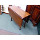 A SMALL MAHOGANY GEORGIAN DROP LEAF TABLE WITH TAPERED LEGS ENDING IN PAD FEET. OPEN 104 X 87CMS.