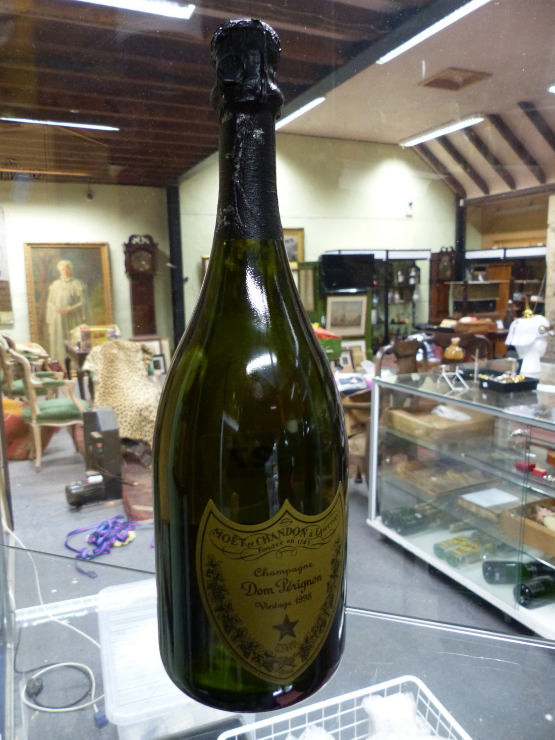 CHAMPAGNE. MOET & CHANDON, DOM PERIGNON 1998, 750mL, BOTTLE.