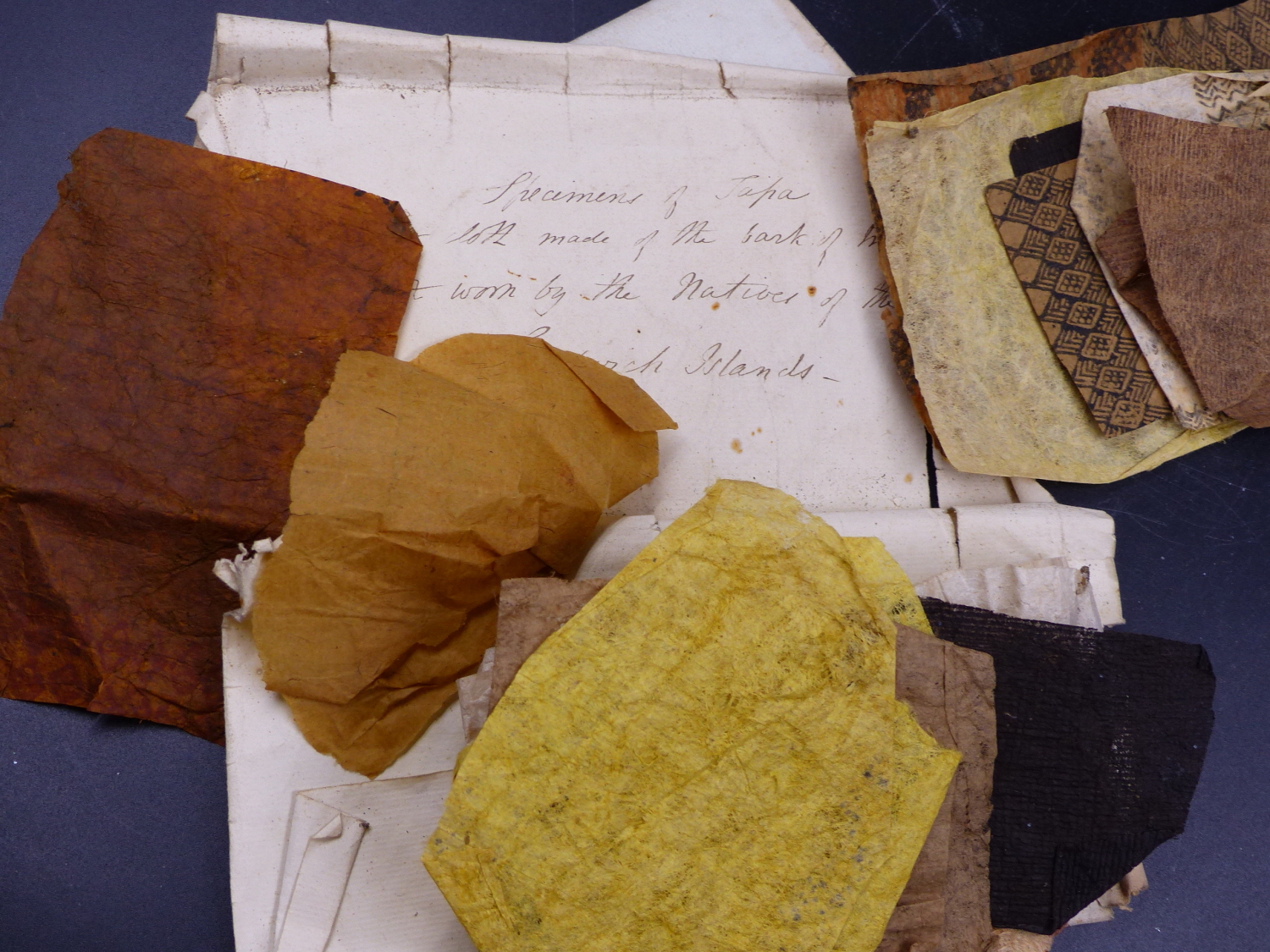 SPECIMENS OF SANDWICH ISLAND TAPA CLOTH, A PRESSED COTTON STEM TOGETHER WITH 39 INDIAN HAND - Image 30 of 35