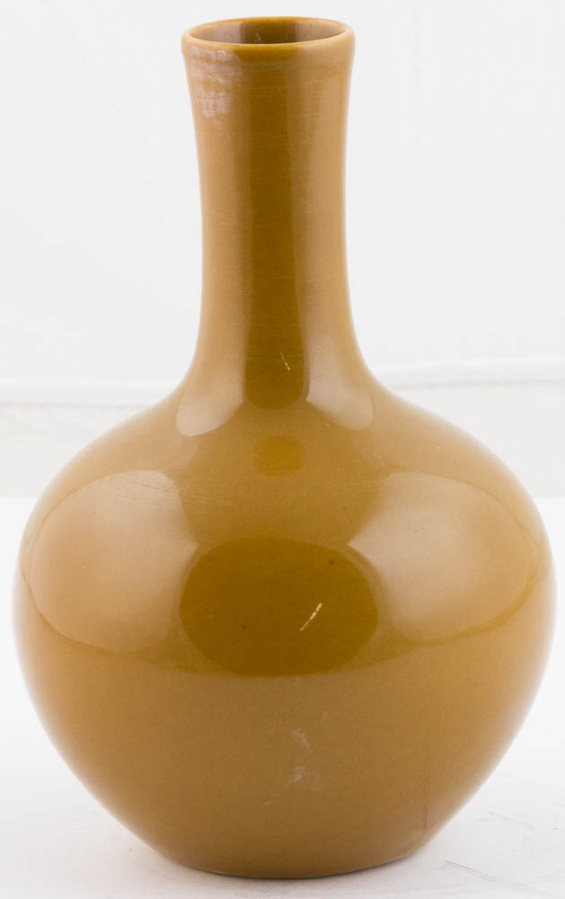 Brown-glazed bottle vase with blue and white six Chinese character mark on base, 6 3/4". - Image 4 of 6