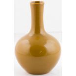 Brown-glazed bottle vase with blue and white six Chinese character mark on base, 6 3/4".