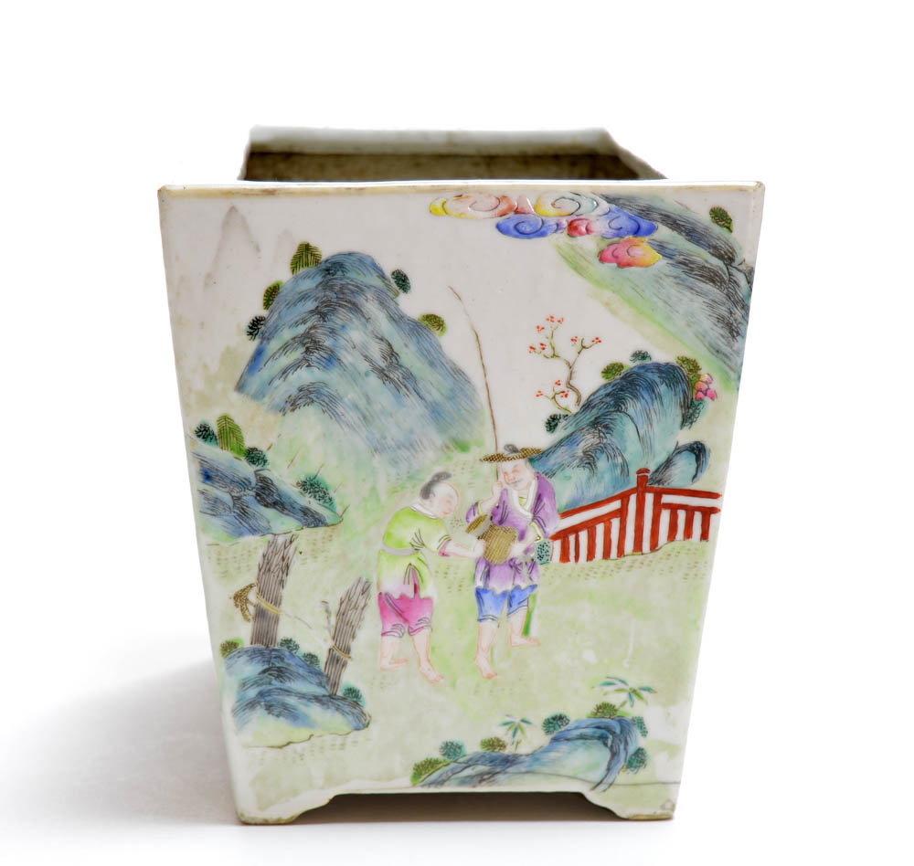 The jardini?¿re depicts scholars and rural scenes in rich enamel. Qianlong period. 7?Ç¥ x 6?Ç¥ x 9? - Image 4 of 7