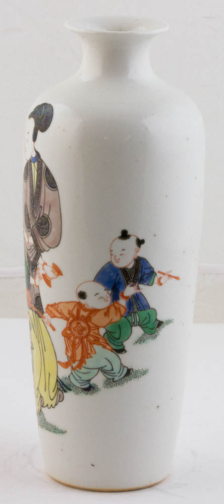 Late 19th C. Famille Verte porcelain vase with Chinese figures, 9 1/2", Qing Dynasty. - Image 2 of 8