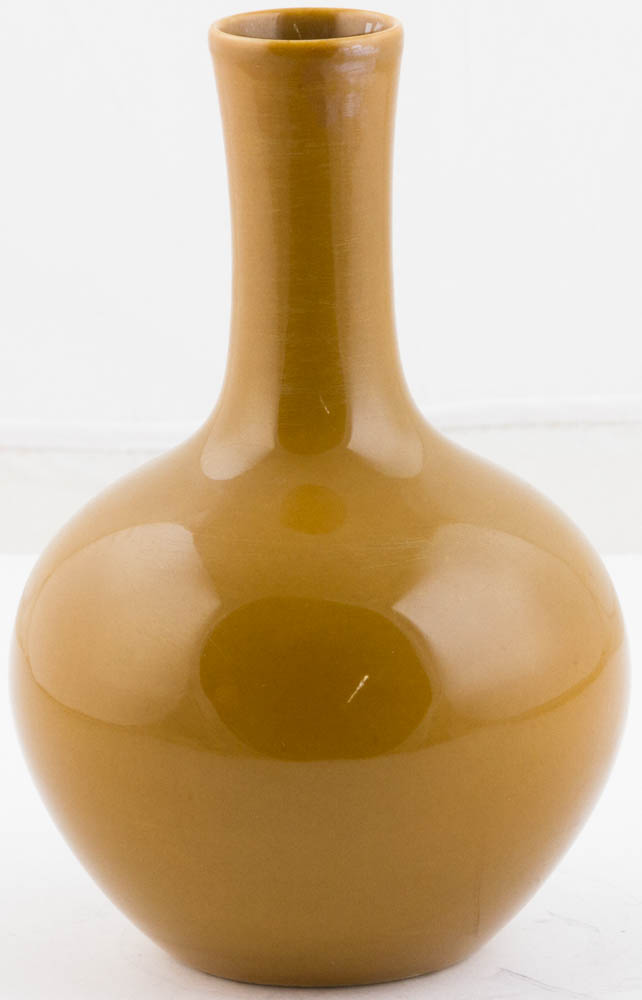 Brown-glazed bottle vase with blue and white six Chinese character mark on base, 6 3/4". - Image 3 of 6