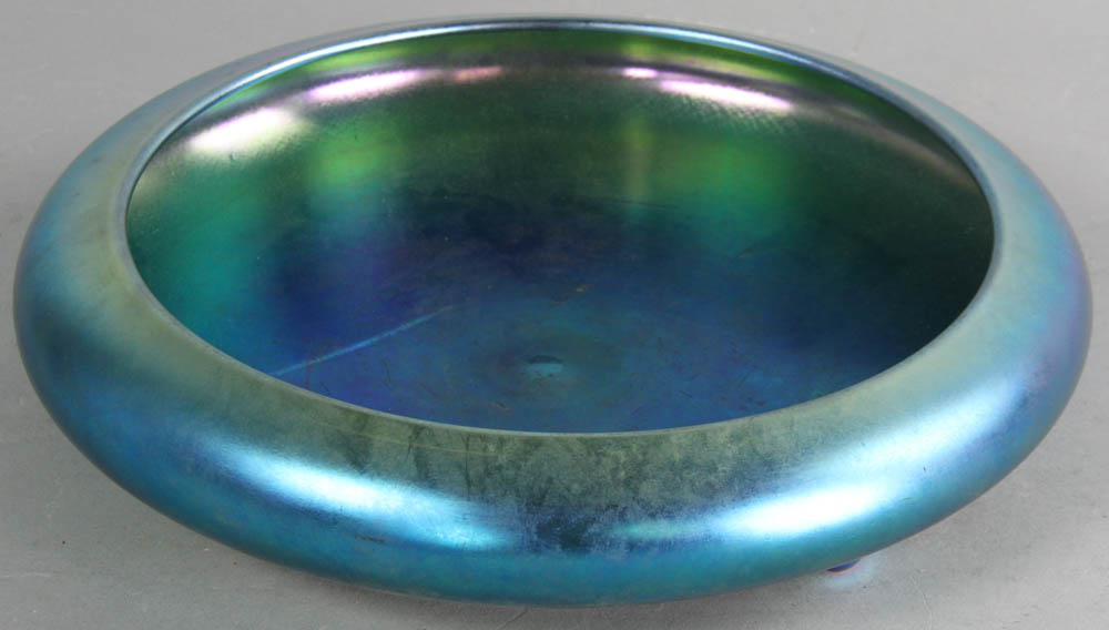 Steuben blue Aurene bowl, shape # 2586, 2 1/4" H x 10" diameter. Provenance: Manchester - Image 3 of 7