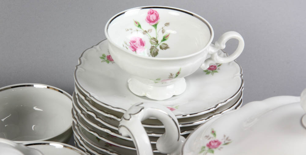 Hutschenreuther porcelain service for twelve, with extras, 'Noblesse' form with pink roses, to - Image 6 of 9