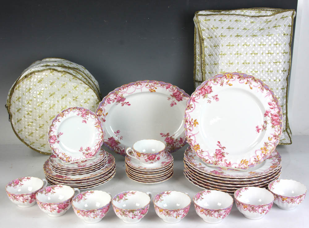 Copeland Spode "Irene" pattern china dinnerware including: (9) dinner plates, (6) salad plates, (