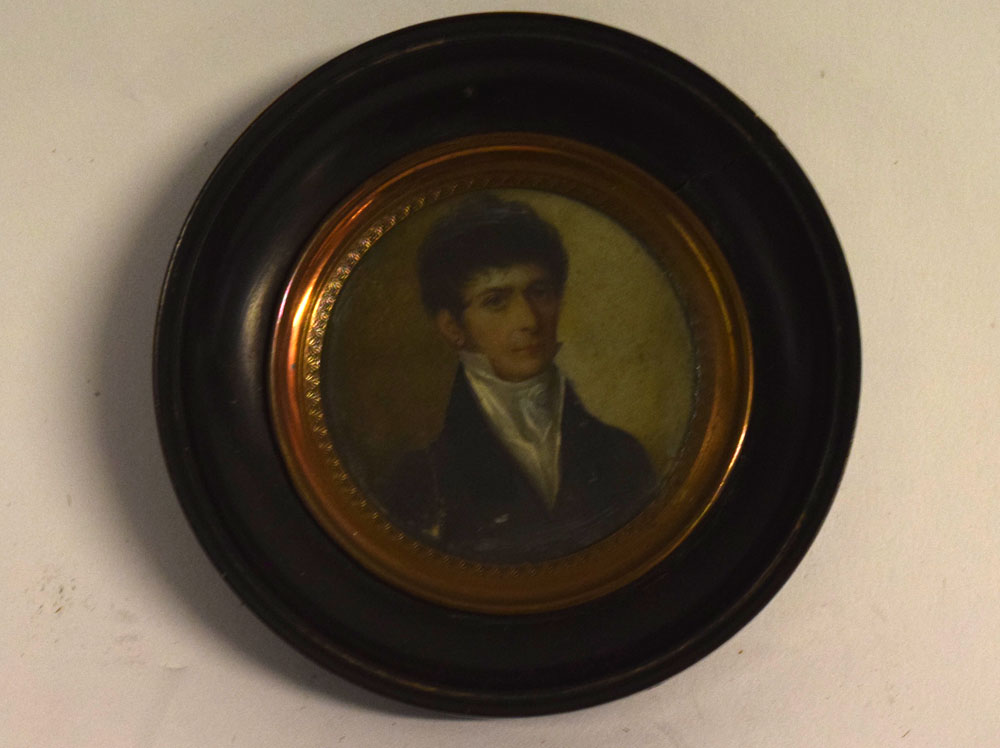 19th century English School, portrait miniatures, Head and shoulders portrait of a gent, 2ins diam