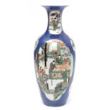 Good quality 19th century Chinese porcelain vase, decorated in Kangxi style famille vert enamels,