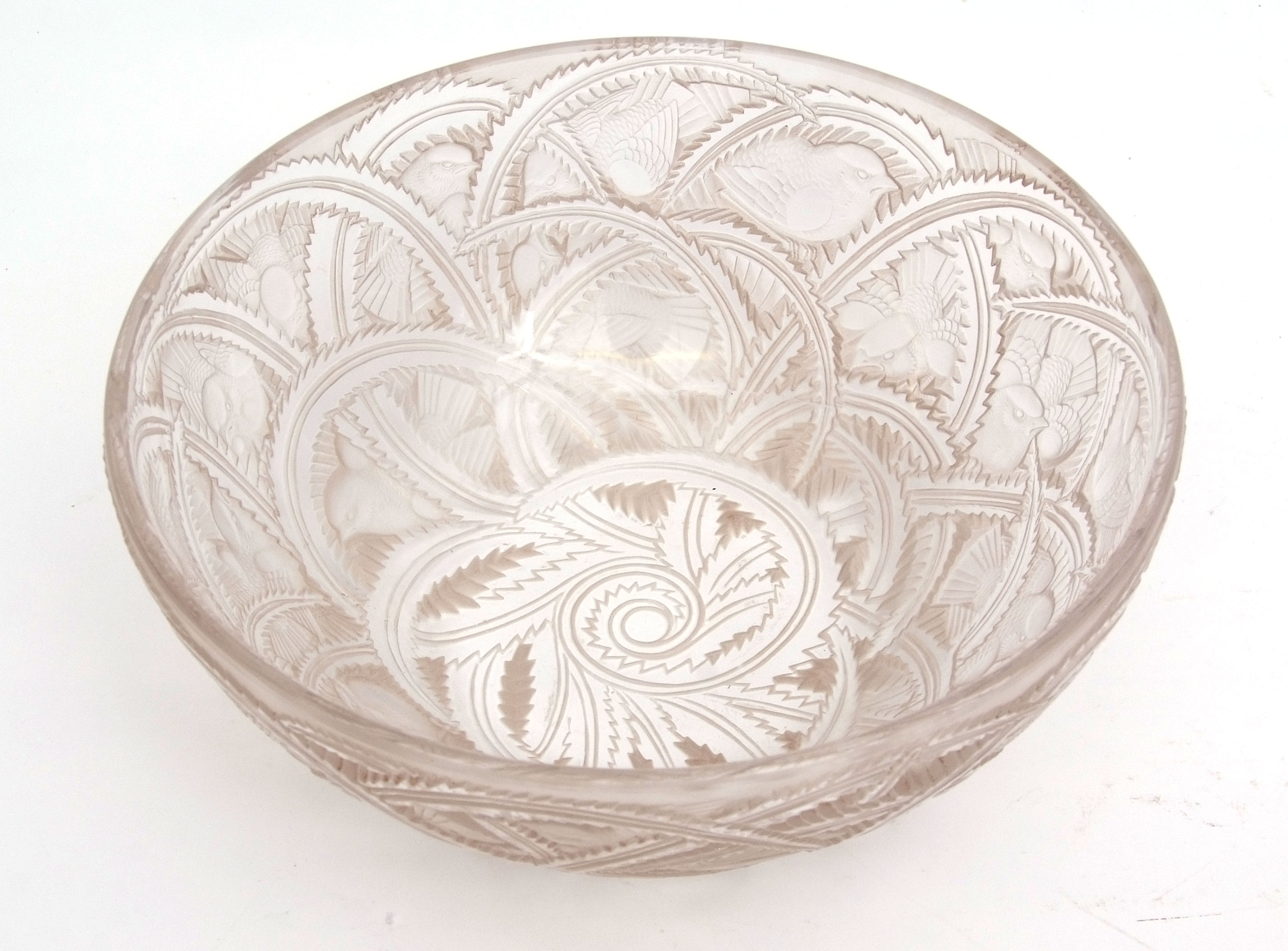 Lalique France modern circular glass bowl "Pinsons" pattern, post 1978, 23 1/2cm diameter