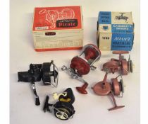 Box of assorted vintage fishing reels to include a Seastreak Intrepid, a boxed KP Morritts