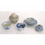 Collection of Chinese porcelain including octagonal tea bowls and saucers, tea bowl 4cms high (7)