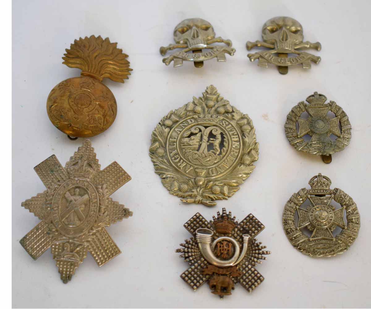 Mixed Lot: quantity of mostly cap badges including Argyll & Sutherland, Rifle Brigade, Royal