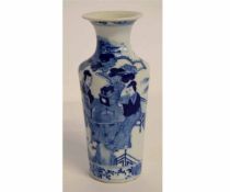 19th century/20th century Chinese blue and white porcelain vase figure decorated, 20cms tall