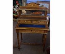 Good quality French kingwood bonheur-de-jour with inlaid detail and mirrored back, the top fitted