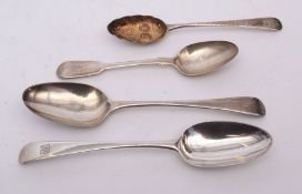 Mixed Lot: George III bottom struck Old English pattern table spoons together with a further