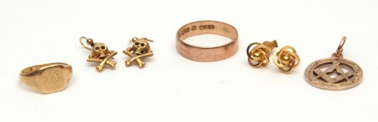 Mixed Lot: 18ct gold signet ring engraved with monogram, 3.3gms; a 9ct wedding ring, a 9ct Masonic