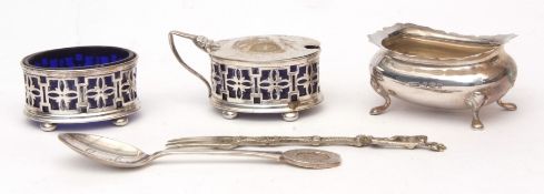 Mixed Lot: matching lidded mustard pot and open salt, both with blue glass liners, together with a