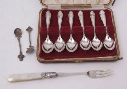 Mixed Lot: cased set of six Elizabeth II coffee spoons, together with a further silver and mother