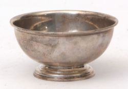 George V bowl of plain polished form, with rolled rim on a spreading foot, diam 10cms, weight approx