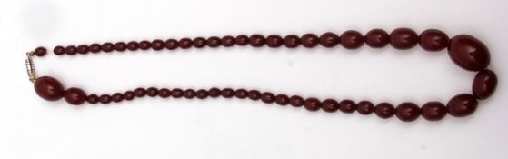 Vintage Bakelite cherry amber coloured bead necklace, a single row of graduated beads, 6mm x 25mm,