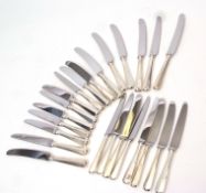 Eight Elizabeth II silver handled dinner knives, Old English pattern, Sheffield 1979, together