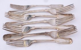 Mixed Lot: five various Victorian Fiddle pattern dinner forks, together with two William IV Fiddle