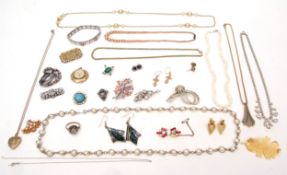 Mixed Lot: costume jewellery to include necklaces, brooches etc