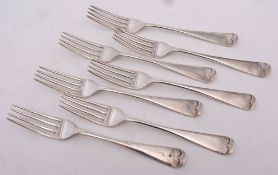 Seven George V Old English pattern dinner forks, length 20 1/2 cms, combined wt approx 525gms,