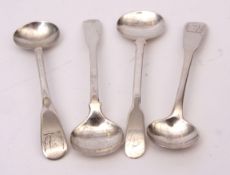 Mixed Lot: two George III Scottish Fiddle pattern salt spoons, crested, Edinburgh 1814, makers