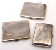 Mixed Lot: three various rectangular cigarette cases, each of hinged and sprung form, combined wt