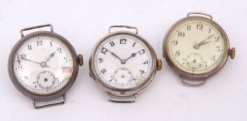 Second quarter of 20th century Swiss silver cased lever wristwatch, the jewelled movement with