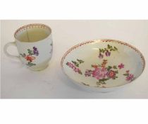 Lowestoft Curtis pattern tea cup and saucer, cup 6cms high