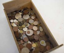 Tray containing a quantity of mixed vintage coinage etc