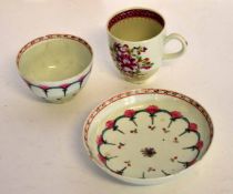 Lowestoft tea bowl and saucer in the Bungay pattern, late 18th century, the saucer 12cms diam