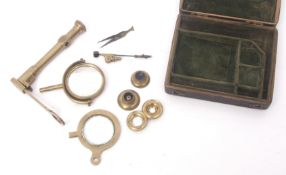 Late 18th century Ellis Aquatic Dissecting microscope of box mounting screw together form, contained