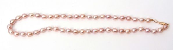 Pear-shaped cultured pearl necklace, a single row of pink tone uniform beads, 8mm diam approx to a
