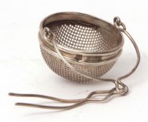 Edward VII tea strainer, modelled in the form of a circular basket with diamond cut detail, ribbed