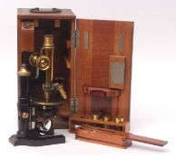 Late 19th/early 20th century black and lacquered brass monocular microscope, Leitz, Wetzlar No