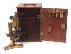 Late 19th/early 20th century mahogany cased lacquered brass monocular microscope, R & J Beck -